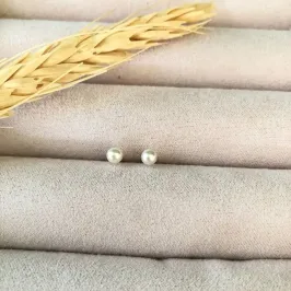 Brinco Infantil Bolinha de Pérola - Banhado a Ouro 18K