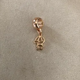 Berloque Menino - Banhado a Ouro 18k