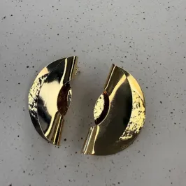 Brinco Geométrico Torcido - Banhado em Ouro 18K