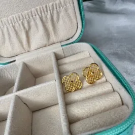 Brinco Trevo Renda - Banhado a Ouro 18K