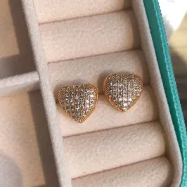 Brinco Coração Cravejado Zircônias - Banhado a Ouro 18k