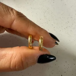 Brinco Meia Argolinha - Banhada a ouro 18k