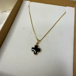 Colar de Trevo Esmaltado Preto - Banhado a Ouro 18K