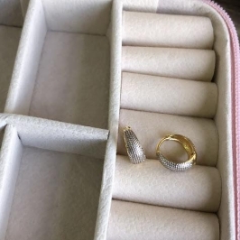 Argolinha com Textura Banho Dourado e Ródio 1º ou 2º Furo