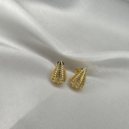 Brinco Gota Vazado Pequeno - Banhado a ouro 18k