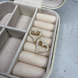 Brinco Coração Vazado com Zircônias - Banhado a Ouro 18k