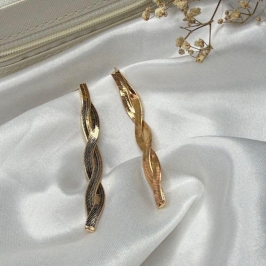 Brinco Laminado Trançado Longo - Banhado a Ouro 18K