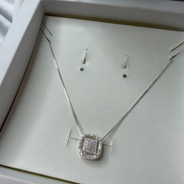 Colar Pingente Quadrado Cravejado Zircônias - PRATA 925