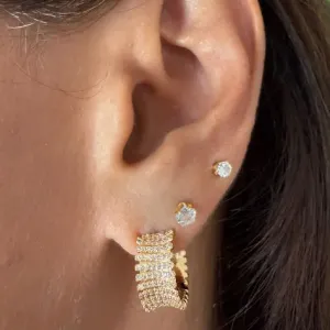 Argola Curvada Cravejada com Microzircônias - Banhado a Ouro 18K