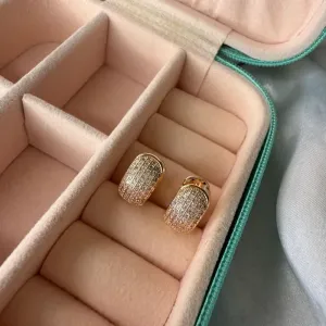 Brinco Argola Abaulada Cravejada Microzircônias - Banhado a Ouro 18K