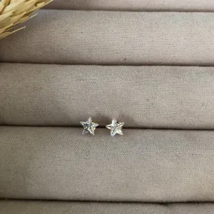 Brinco Pequeno Estrela Zircônia - Banhado a Ouro 18K