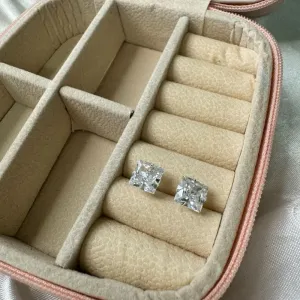 Brinco Ponto de Luz Quadrado 7mm- Prata 925