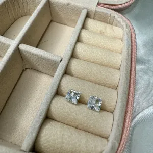 Brinco Ponto de Luz Quadrado 6mm- Prata 925