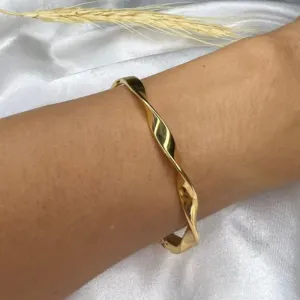 Bracelete Torcido - Banhado em Verniz Italiano