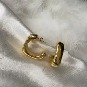 Brinco Argola Quadrada Abaulada - Banhado a Ouro 18K