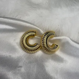 Brinco Argola Tubo Caracol G - Banhado a Ouro 18K