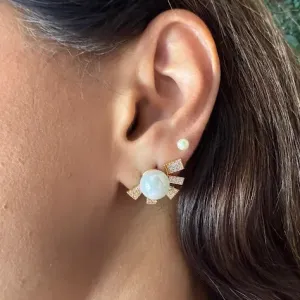 Brinco com Pérola e Detalhes com Cravejados Zircônias - Banhado a Ouro 18k