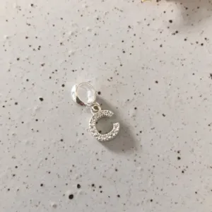 Berloque Letra C Cravejado - Prata 925