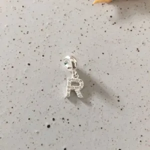 Berloque Letra R Cravejado - Prata 925