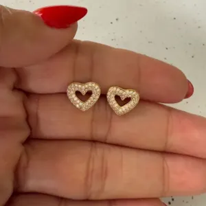 Brinco Coração Cravejado - Banhado a Ouro 18k