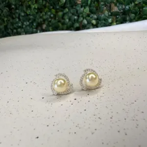 Brinco Pérola Cravejada Zircônias - Banhado a Ouro 18K