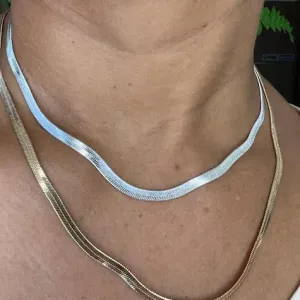 Colar Duplo Fita Dourado e Ródio Branco - Banhado a Ouro 18K e Ródio