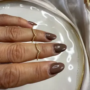 Anel Falange Bolinhas em V - Banhado a Ouro 18K