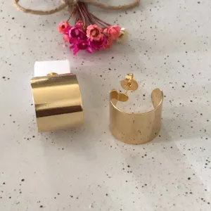 Brinco Argola Aberta Larga Lisa - Banhado a Ouro 18k