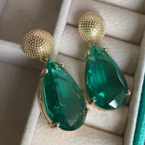 Brinco Pedraria Cor Verde Menta - Banhado a Ouro 18K