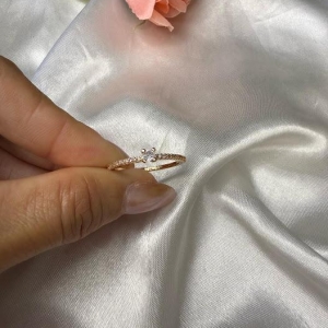 Anel Solitário Delicado Cravejado Microzircônias - Banhado a Ouro 18K