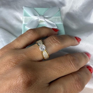 Anel Solitário Largo Cravejado - Banhado a Ouro 18k