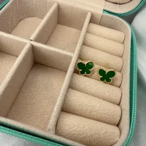 Brinco Borboleta Resina Verde Pequeno - Banhado em Ouro 18K