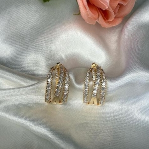 Brinco Meia Argola Trançada na frente - Banhado a Ouro 18K