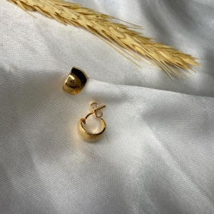 Brinco Semi Argola Boleada Curvada Pequena - Banhada a Ouro 18K