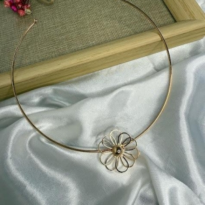 Choker Aro Flor Delicada - Banhado a Ouro 18K