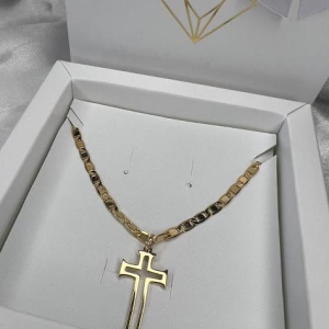 Pingente Crucifixo Vazado 2,5cm - Banhado a Ouro 18K