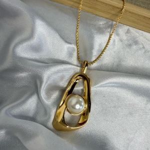 Pingente Orgânico com Pérola - Banhado em Verniz Italiano