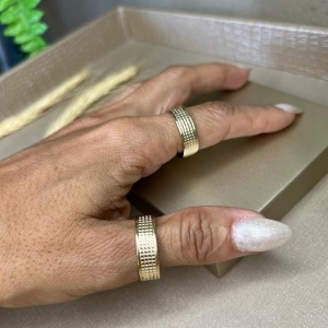 Aliança Aro Trabalhado - Banhado a Ouro 18K