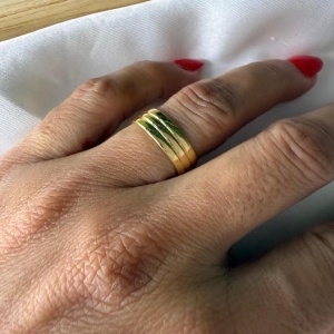 Aliança Grossa Detalhes Fios - Banhado a Ouro 18K