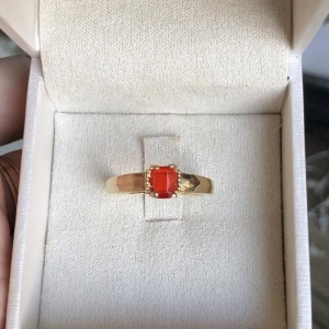 Anel Formatura Zircônia Vermelha 4 Garras - Banhado a Ouro 18K