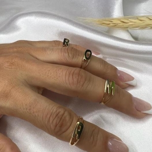Anel Letra Regulável (und)-  Banhado a Ouro 18K