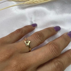 Anel Triângulo Liso Vazado - Banhado a Ouro 18K