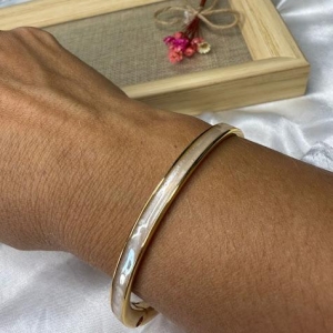 Bracelete Esmaltado Perolado - Banhado em Verniz Italiano