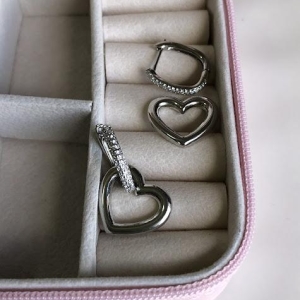 Brinco Argola Cravejado e Coração Pendente - Banhado em Ródio