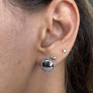 Brinco Redondo Metade Cravejado - Banhado em Ródio