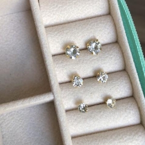 Brinco Trio de Ponto de Luz Redondo - Banhado a Ouro 18k