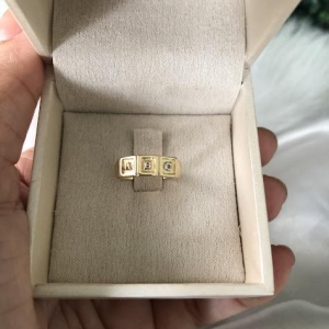 Anel ABC Plaquinhas Quadradas - Banhado a Ouro 18K