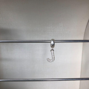 Berloque Letra J Cravejado - Prata 925