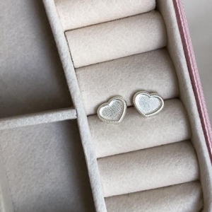 Brinco Coração com Textura - Prata 925