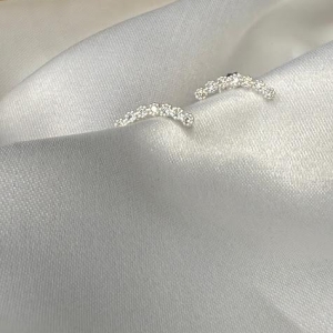 Brinco Ear Cuff de Florzinha Cravejada Zircônias - Prata 925